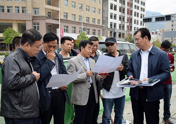 副市長徐世林組織召開推進(jìn)階州廣場(chǎng)建設(shè)現(xiàn)場(chǎng)辦公會(huì)議