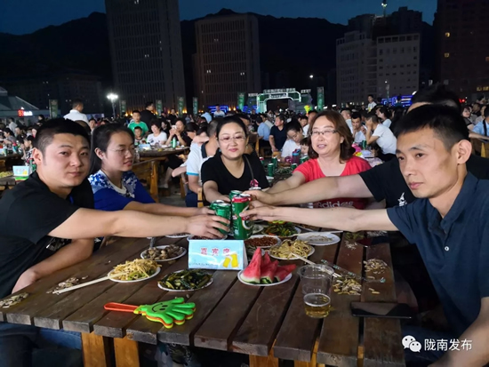 好嗨喲！隴南第一屆青島啤酒節(jié)開幕啦，為期8天